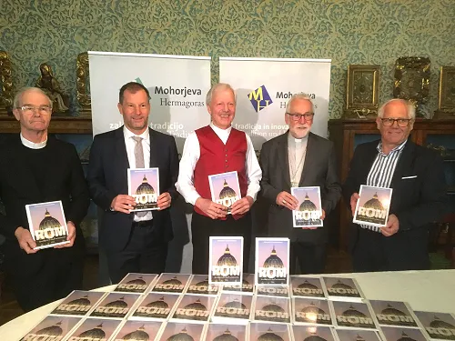 Od leve: Ivan Olip, Karl Hren, Engelbert Guggenberger, škof Jožef Marketz, Franz Kelih